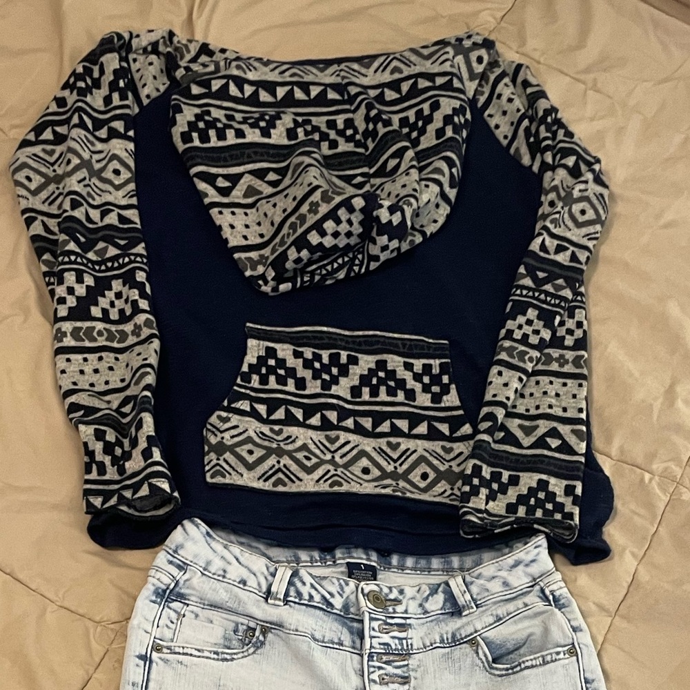 Arizona thin long-sleeve with hood!